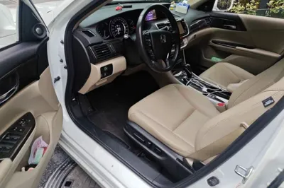 Honda Accord 2015, 56000 км, за 8594 USD - фото 16