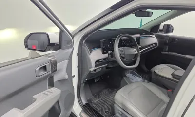 Kia EV3 2025, 30328 км, за 23767.65 USD - фото 10