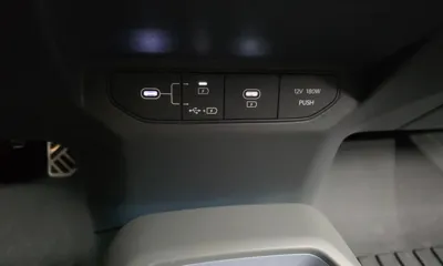 Kia EV3 2025, 30328 км, за 23767.65 USD - фото 33