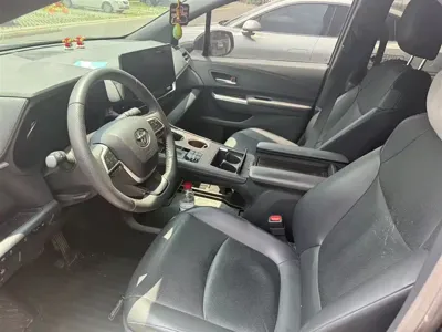 Toyota Granvia 2024, 18000 км, за 36491.35 USD