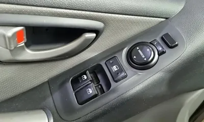 Hyundai Starex 2014, 147666 км, за 6144.7 USD - фото 12