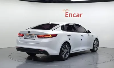 Kia K5 2016, 119611 км, за 6500.68 USD