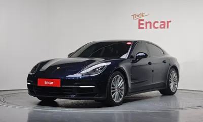 Porsche Panamera · 2018 год