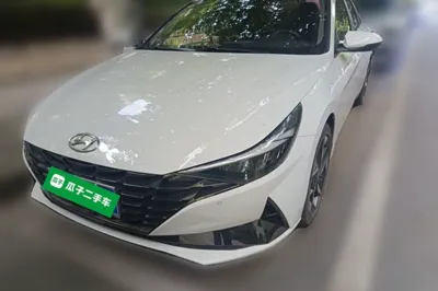 Hyundai Elantra · 2021 год