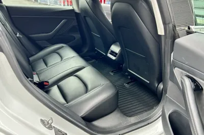 Tesla Model 3 2020, 102300 км, за 18186 USD - фото 39