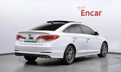 Hyundai Sonata 2016, 68363 км, за 10437.18 USD
