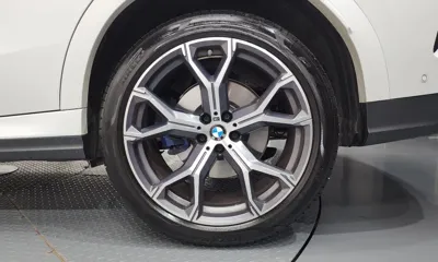 BMW X6 2024, 29745 км, за 71183.66 USD - фото 21