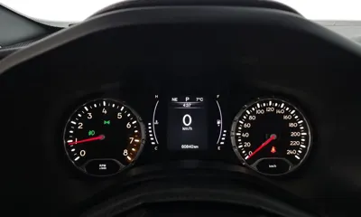 Jeep Renegade 2018, 60840 км, за 8919.72 USD - фото 8