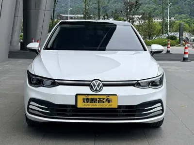 Volkswagen Golf 2024, 16000 км, за 15594.68 USD
