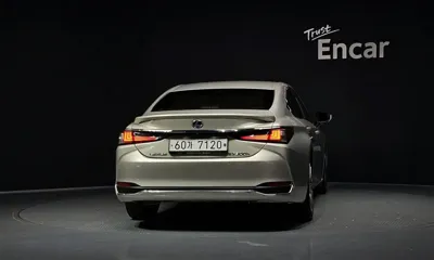 Lexus ES 2019, 94864 км, за 21793.36 USD