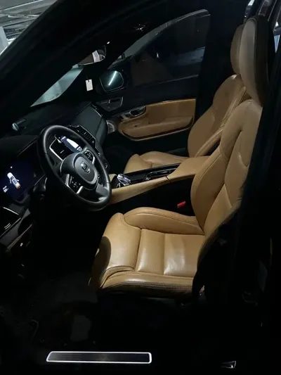 Volvo XC90 2024, 35000 км, за 43324.14 USD