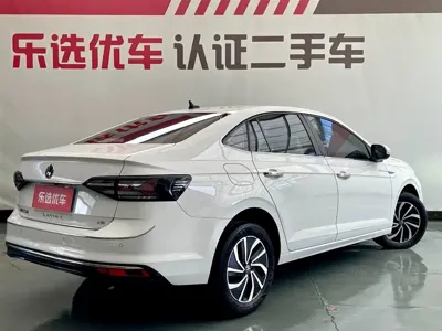 Volkswagen Lavida 2023, 51000 км, за 8627.52 USD