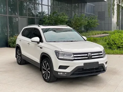 Volkswagen Tharu 2023, 9000 км, за 22630.52 USD