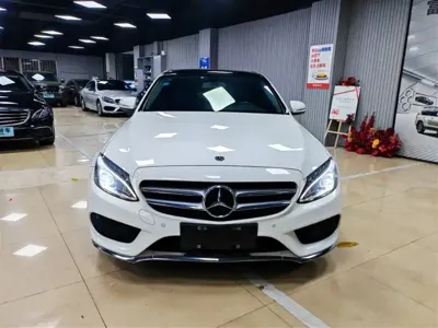 Mercedes-Benz C-Class 2018, 110000 км, за 17062.27 USD