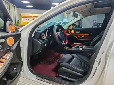 Mercedes-Benz C-Class 2018, 110000 км, за 17062.27 USD