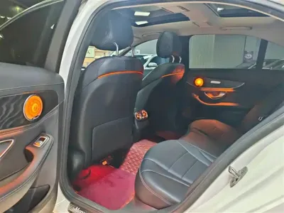 Mercedes-Benz C-Class 2018, 110000 км, за 17062.27 USD