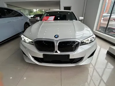 BMW i3 2024, 48000 км, за 20303.8 USD