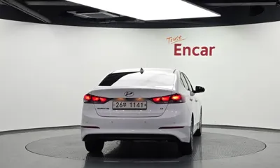 Hyundai Avante 2018, 31060 км, за 8089.05 USD