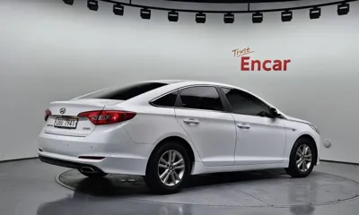 Hyundai Sonata 2015, 120039 км, за 4988.84 USD