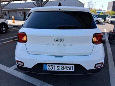 Hyundai Venue 2026, 5 км, за 2185.79 USD