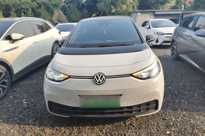 Volkswagen ID.3 2023, 54200 км, за 13624 USD