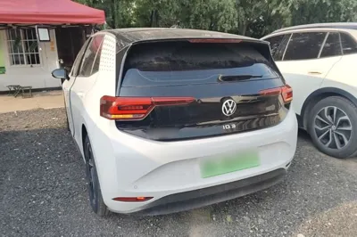 Volkswagen ID.3 2023, 54200 км, за 13624 USD