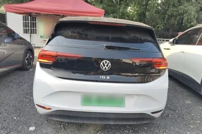 Volkswagen ID.3 2023, 54200 км, за 13624 USD