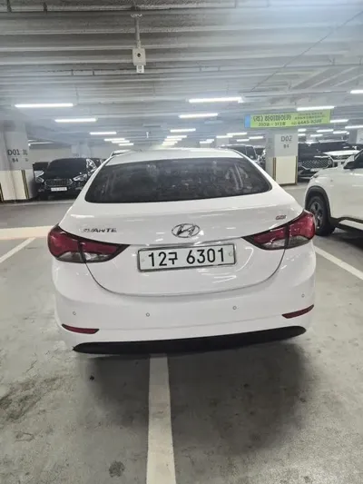 Hyundai Avante 2015, 130568 км, за 2115.28 USD