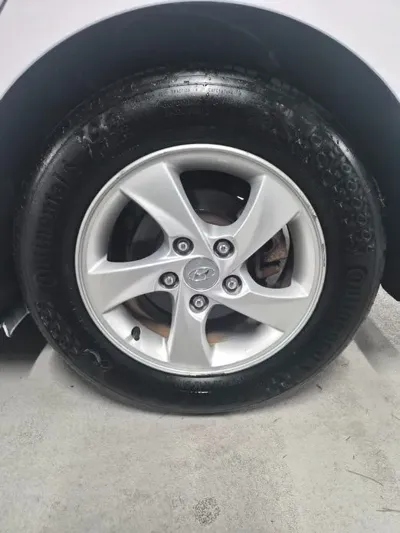 Hyundai Avante 2015, 130568 км, за 2115.28 USD