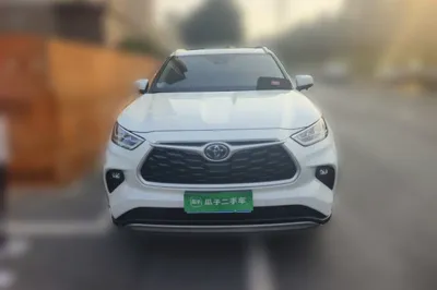 Toyota Highlander 2022, 31500 км, за 33739 USD