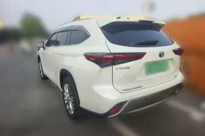 Toyota Highlander 2022, 31500 км, за 33739 USD