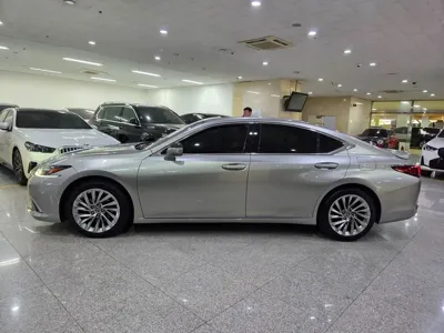 Lexus ES 2021, 69929 км, за 26587.78 USD - фото 3