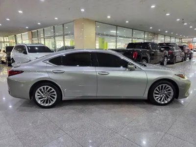 Lexus ES 2021, 69929 км, за 26587.78 USD - фото 5