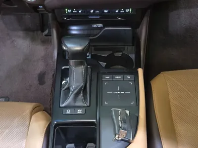 Lexus ES 2021, 69929 км, за 26587.78 USD - фото 13
