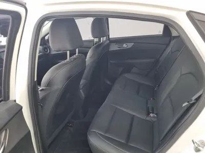 Kia K3 2021, 49921 км, за 9849.29 USD - фото 17