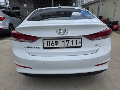 Hyundai Avante 2018, 125050 км, за 5776.55 USD