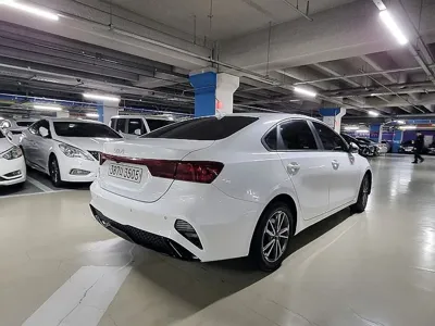 Kia K3 2022, 113886 км, за 8205.33 USD