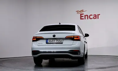 Volkswagen Jetta 2023, 26858 км, за 17874.16 USD