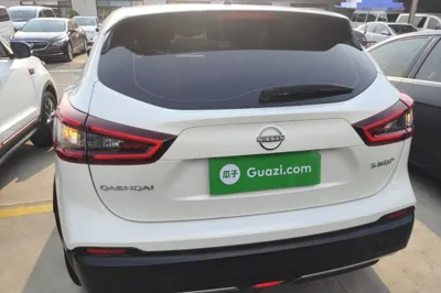 Nissan Qashqai 2023, 25099 км, за 13790 USD