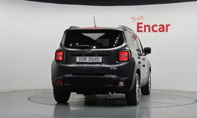 Jeep Renegade 2016, 73360 км, за 5776.55 USD