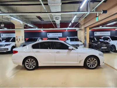 BMW 5-Series 2018, 88500 км, за 14246.69 USD