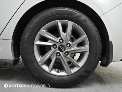 Kia K5 2019, 89824 км, за 5298.01 USD