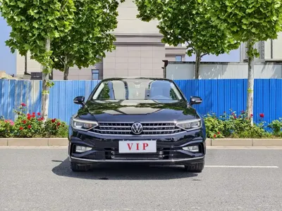 Volkswagen Magotan 2025, 2500 км, за 17234.91 USD