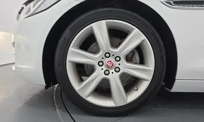 Jaguar XE 2016, 99021 км, за 4680.49 USD