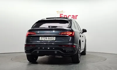 Audi Q5 2023, 15646 км, за 29005.61 USD