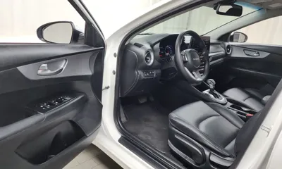Kia K3 2022, 106210 км, за 8054.18 USD - фото 10