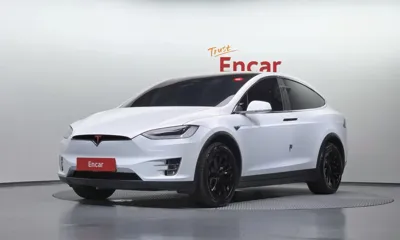 Tesla Model X · 2020 год