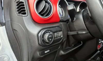 Jeep Gladiator 2021, 32832 км, за 28536.4 USD - фото 17