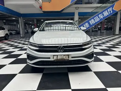 Volkswagen Bora 2023, 10000 км, за 12347.3 USD