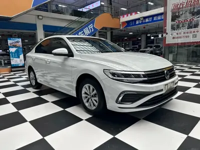 Volkswagen Bora 2023, 10000 км, за 12347.3 USD